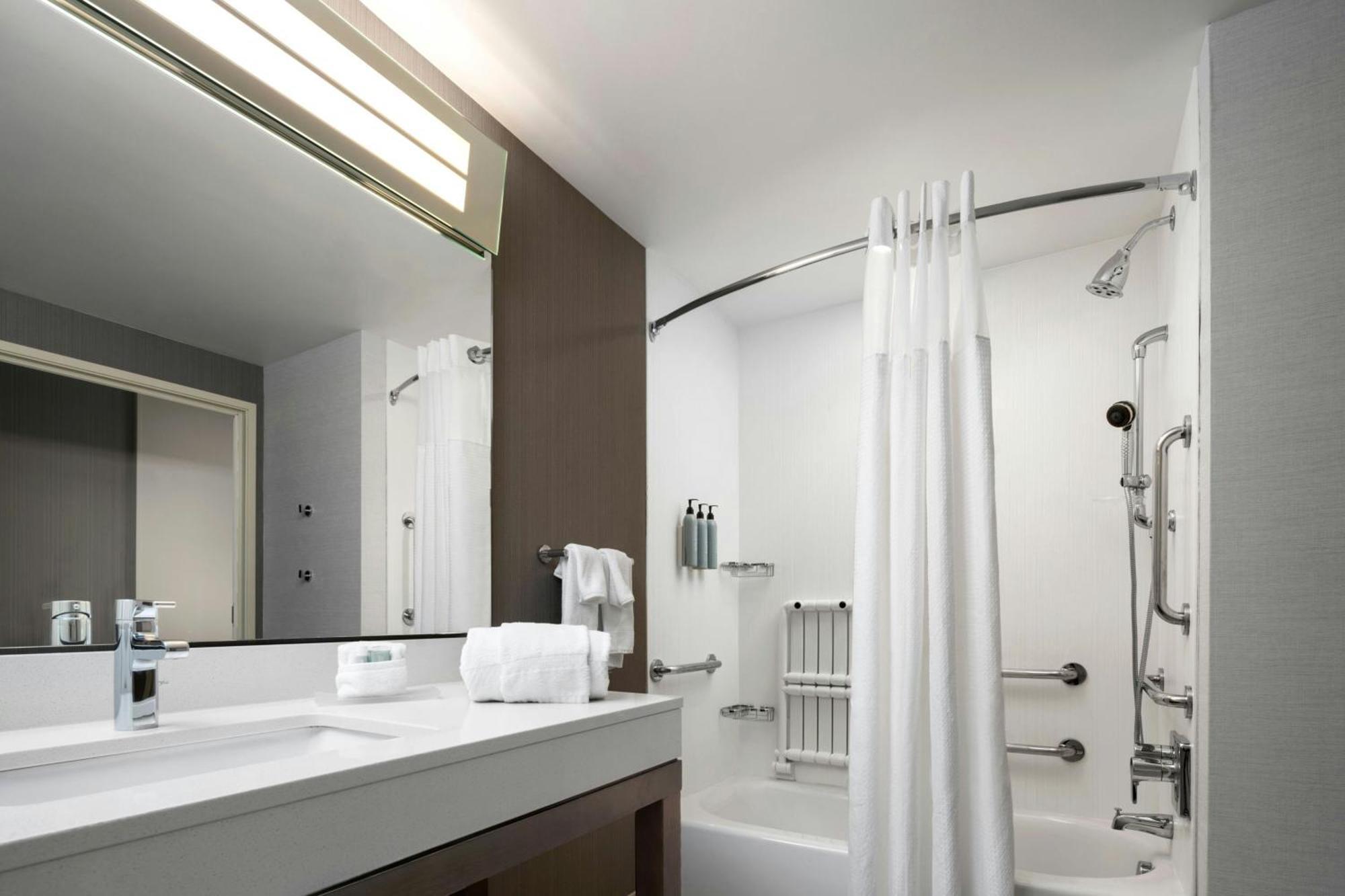 Courtyard By Marriott Denver North/Westminster Eastlake Eksteriør billede